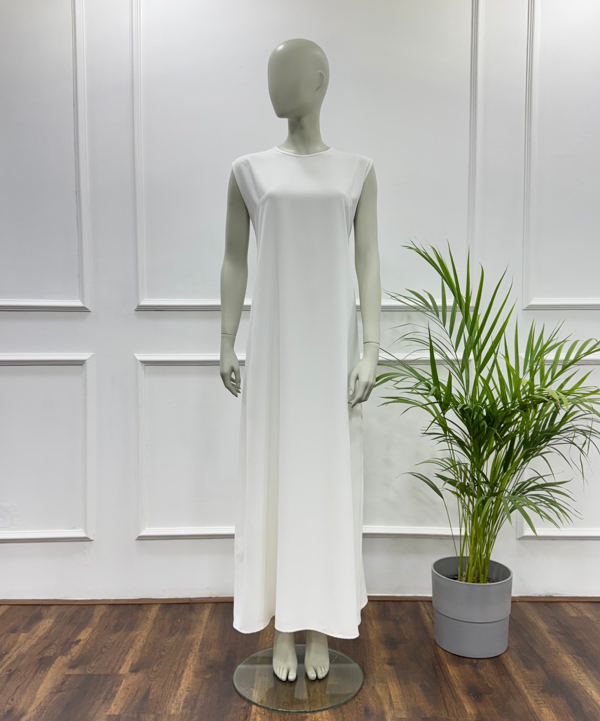 Sleeveless Basic Dress-Chiffon crepe-Of White