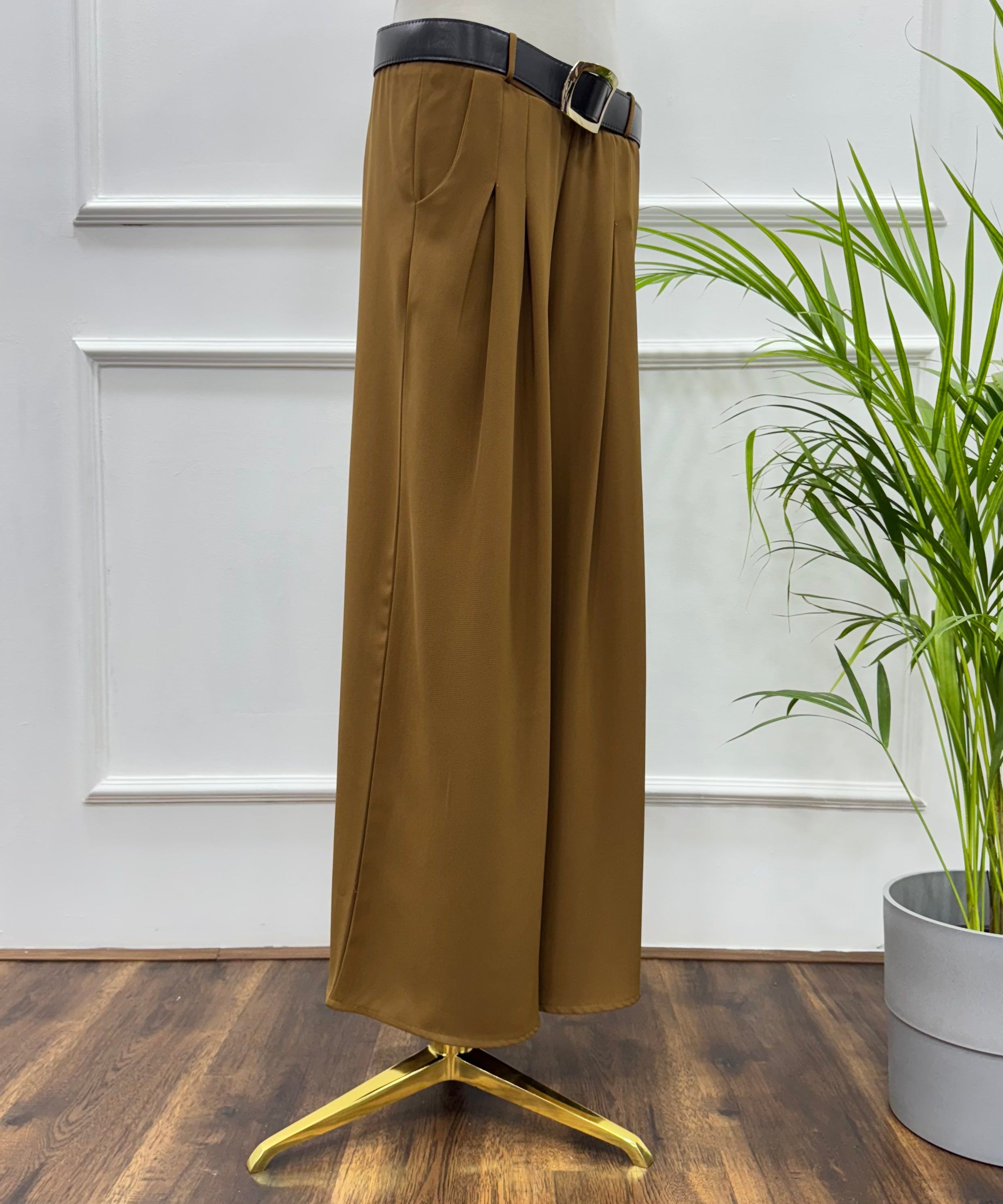 Front-Pleated Trousers-Linen-Brown