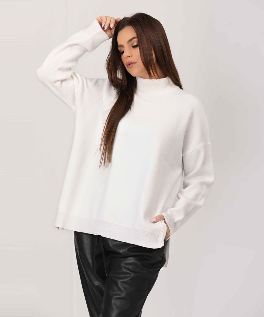 بلوفر-تريكو-ابيض