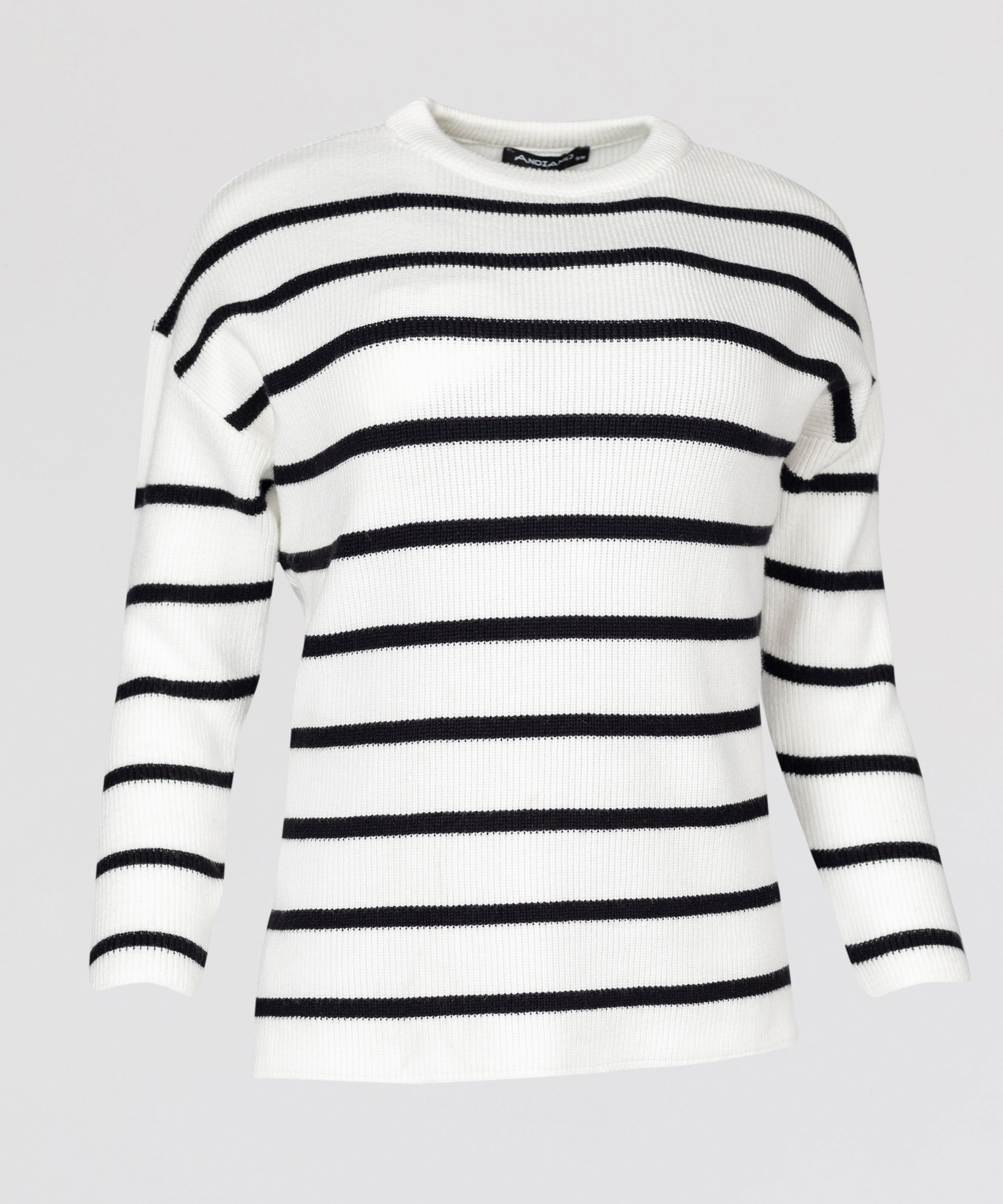 بلوفر-تريكو-ابيض