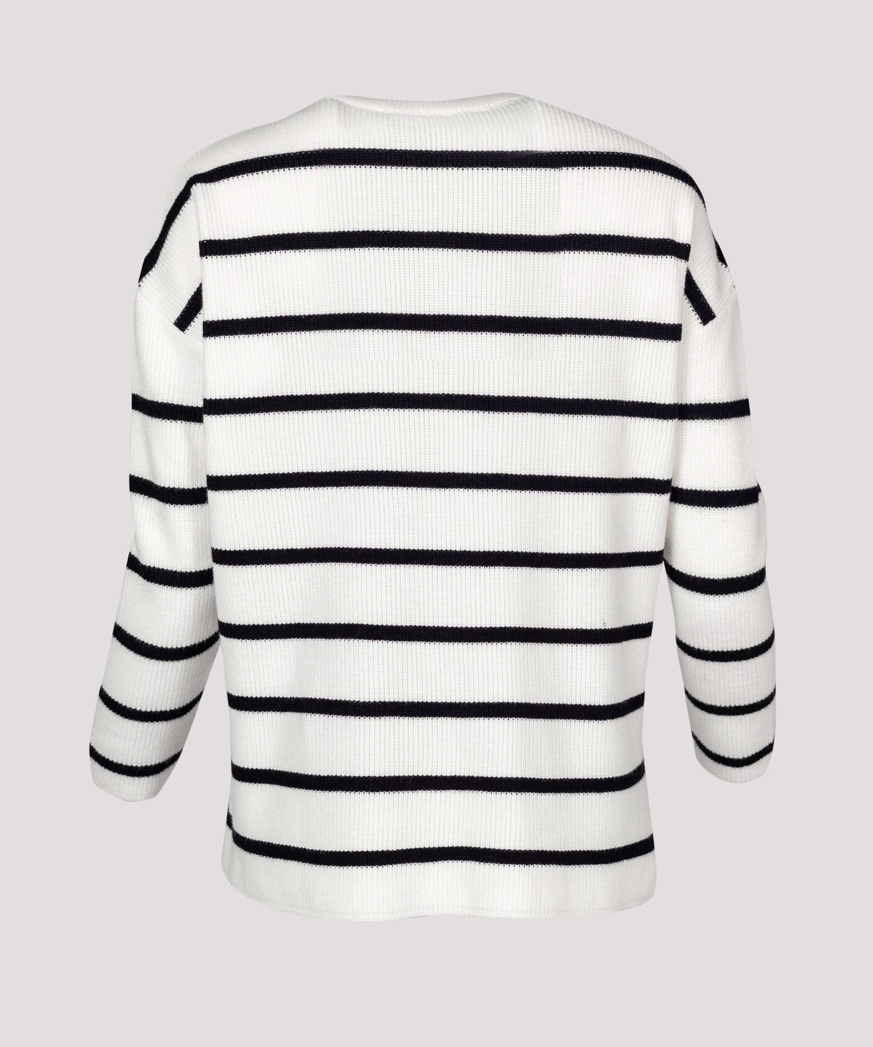 بلوفر-تريكو-ابيض