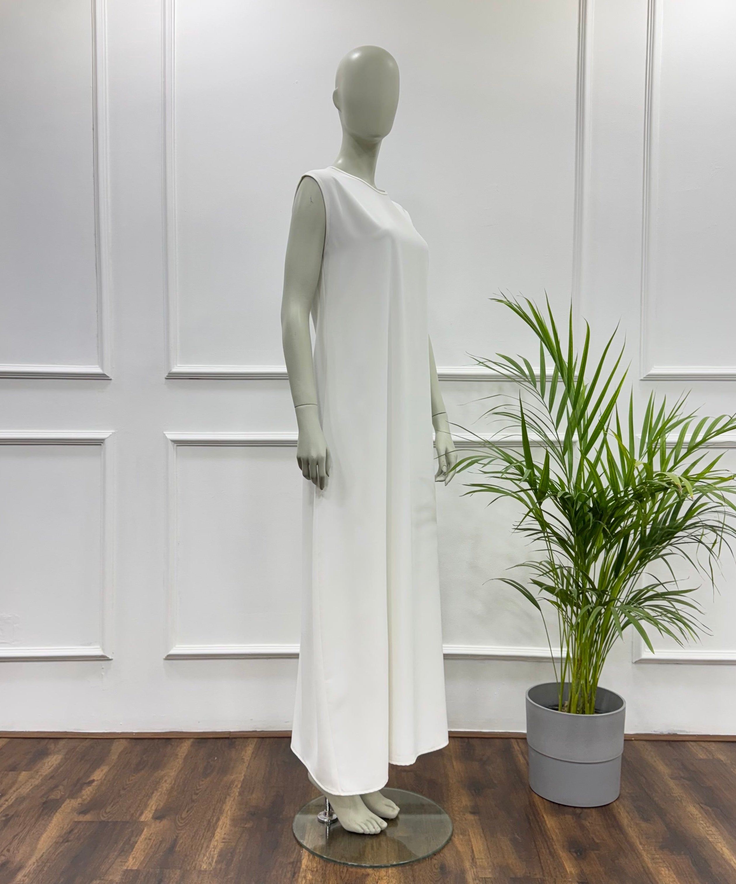 Sleeveless Basic Dress-Chiffon crepe-Of White