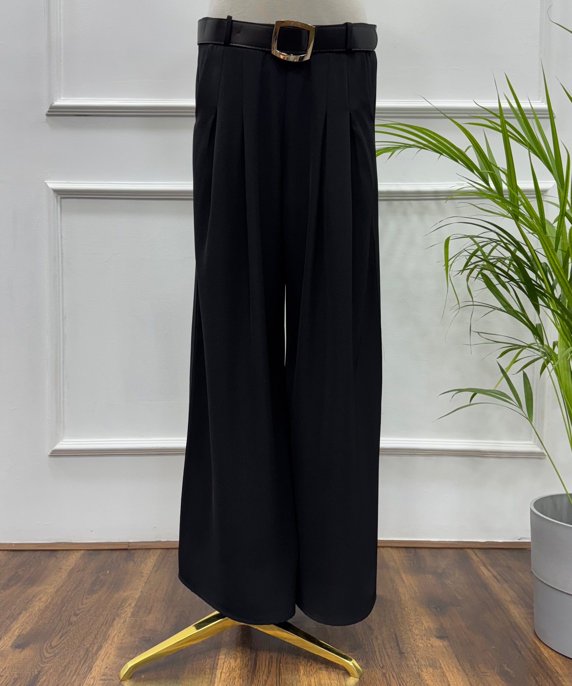 Front-Pleated Trousers-Linen-Black