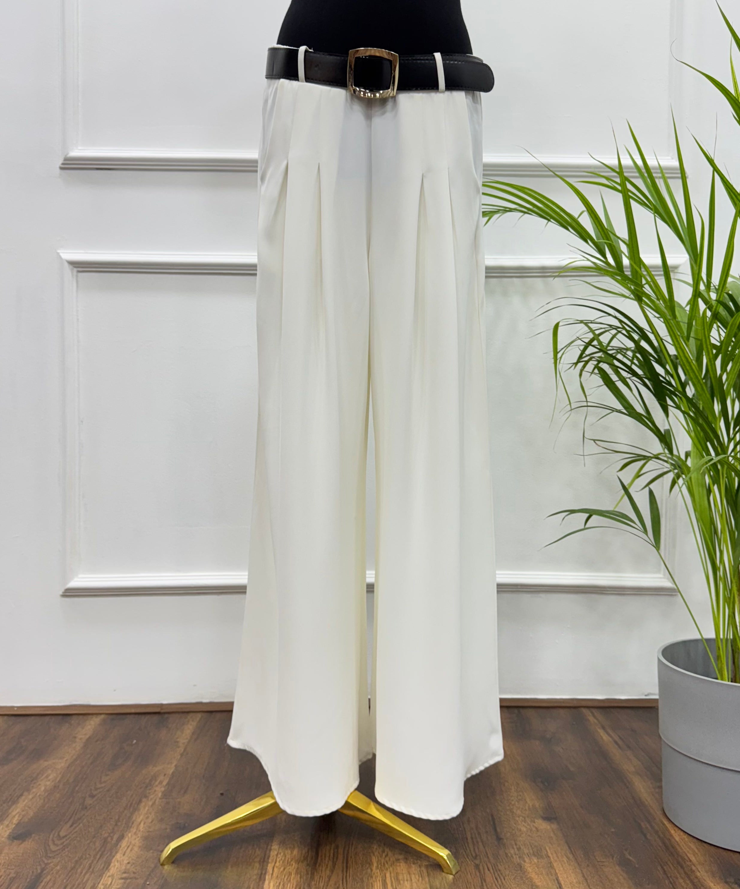 Front-Pleated Trousers -Linen-White