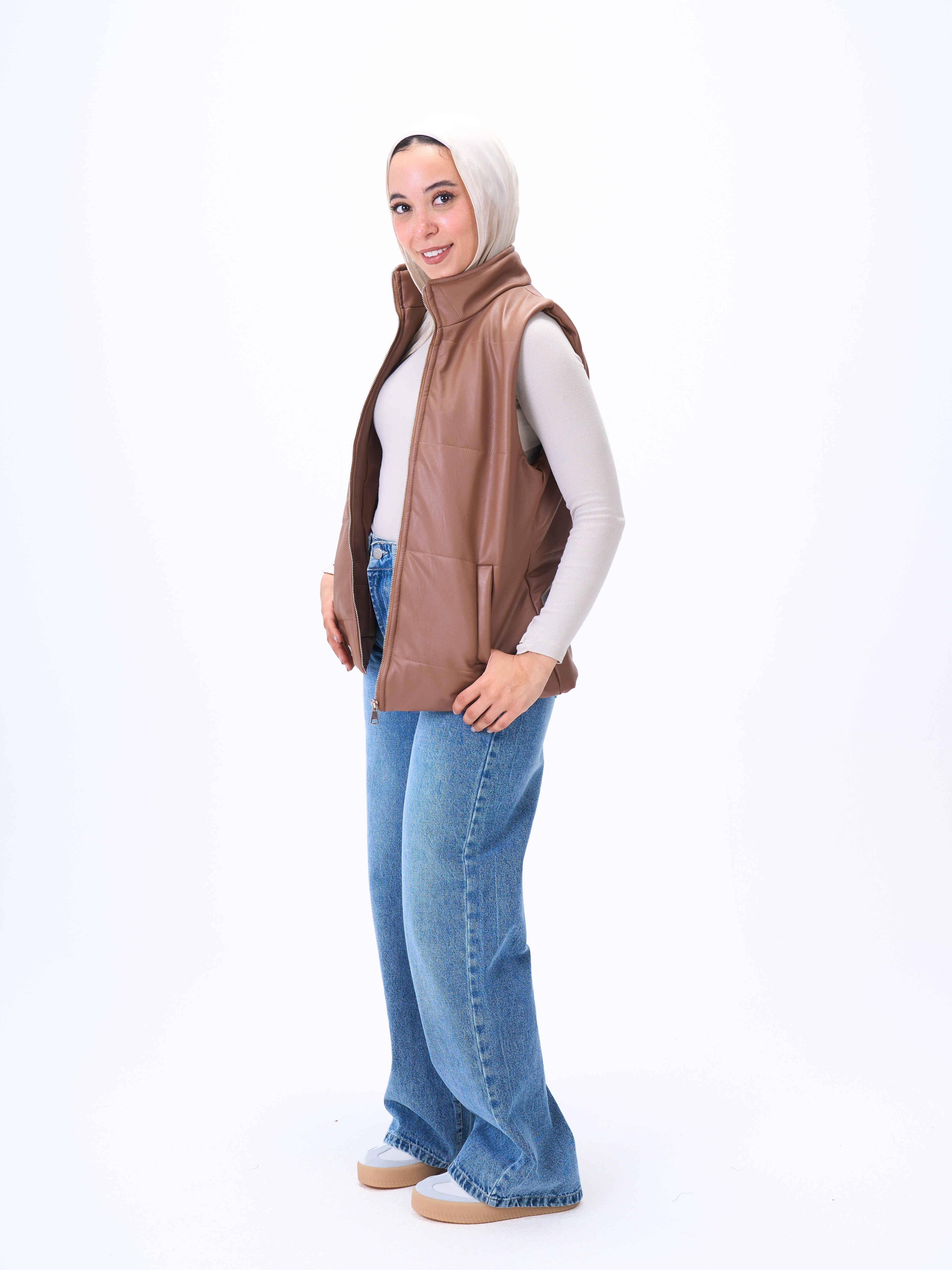 Sleeveless Jacket-Leather